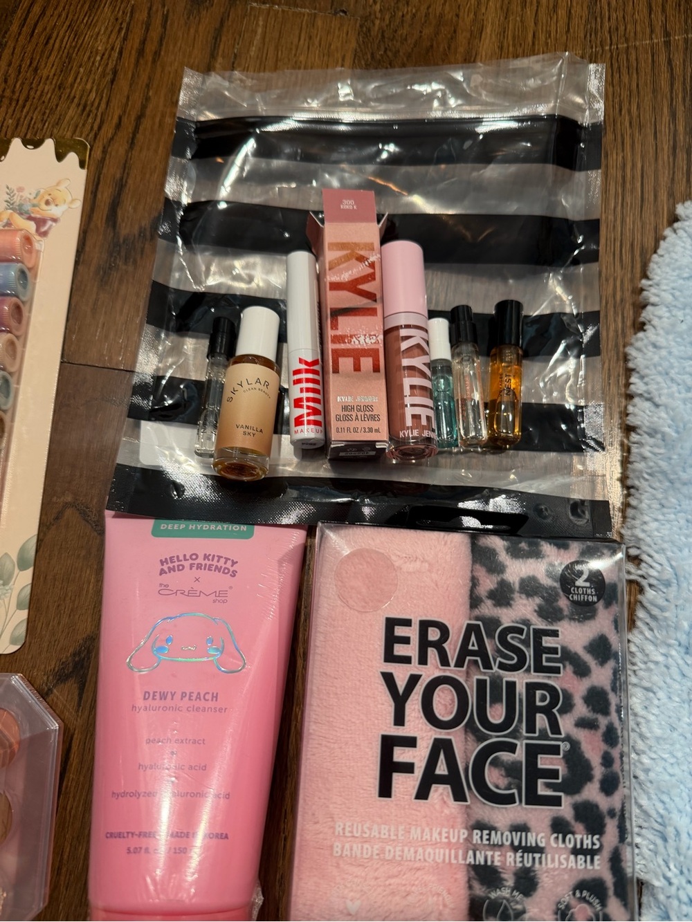 Makeup bundle - Picture 4 of 5